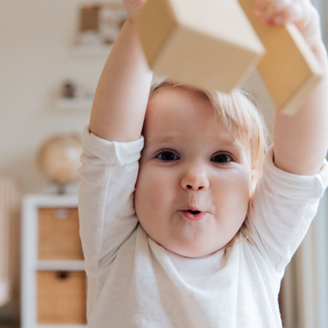 5 Spielideen für Babys auf der Krabbelmatte