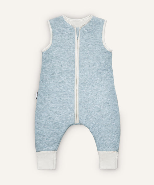 Baby-Schlafsack mit Beinen und Wollfüllung hellblau.