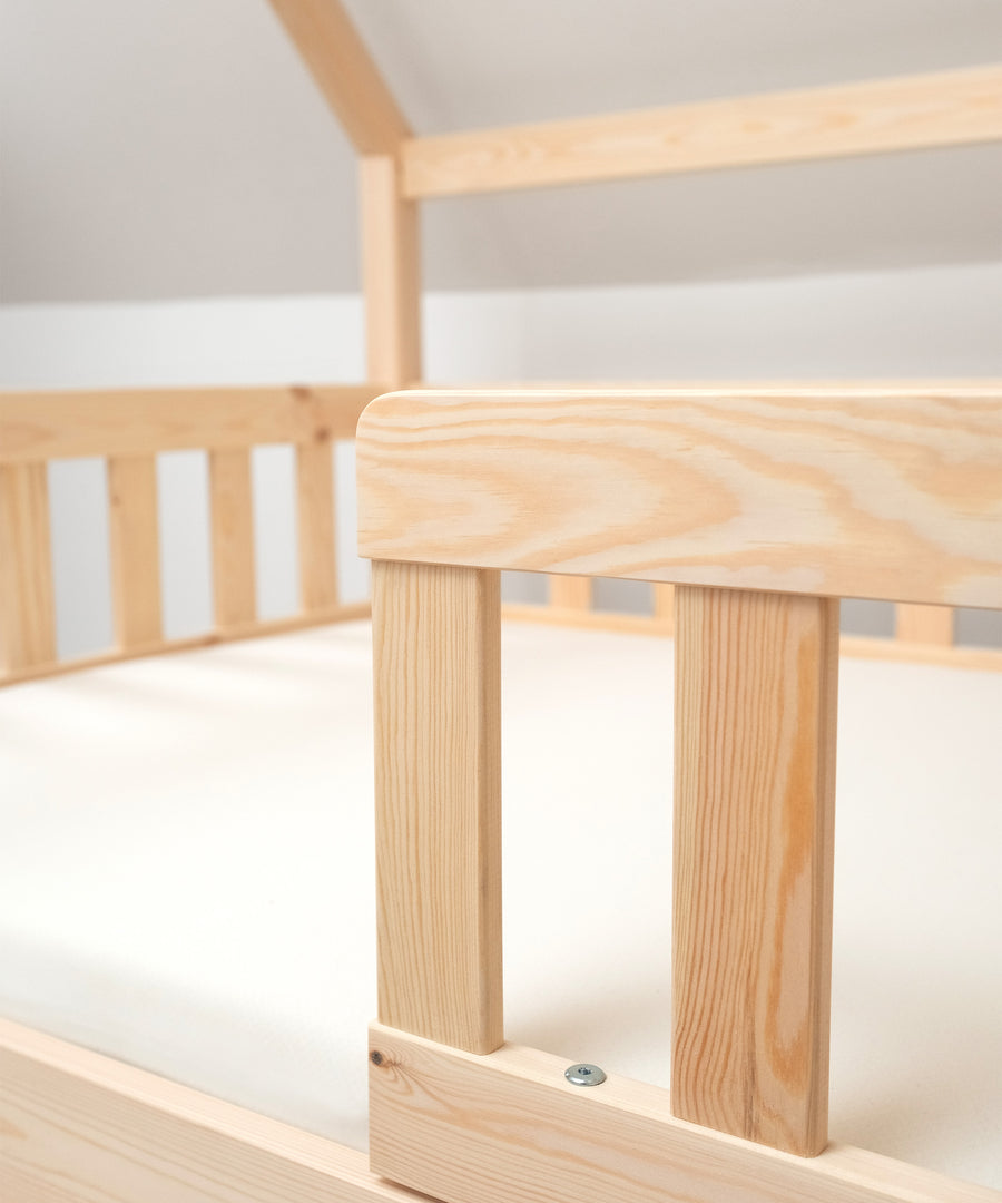 Nahaufnahme Kiefernholz Natur vom Hausbett.