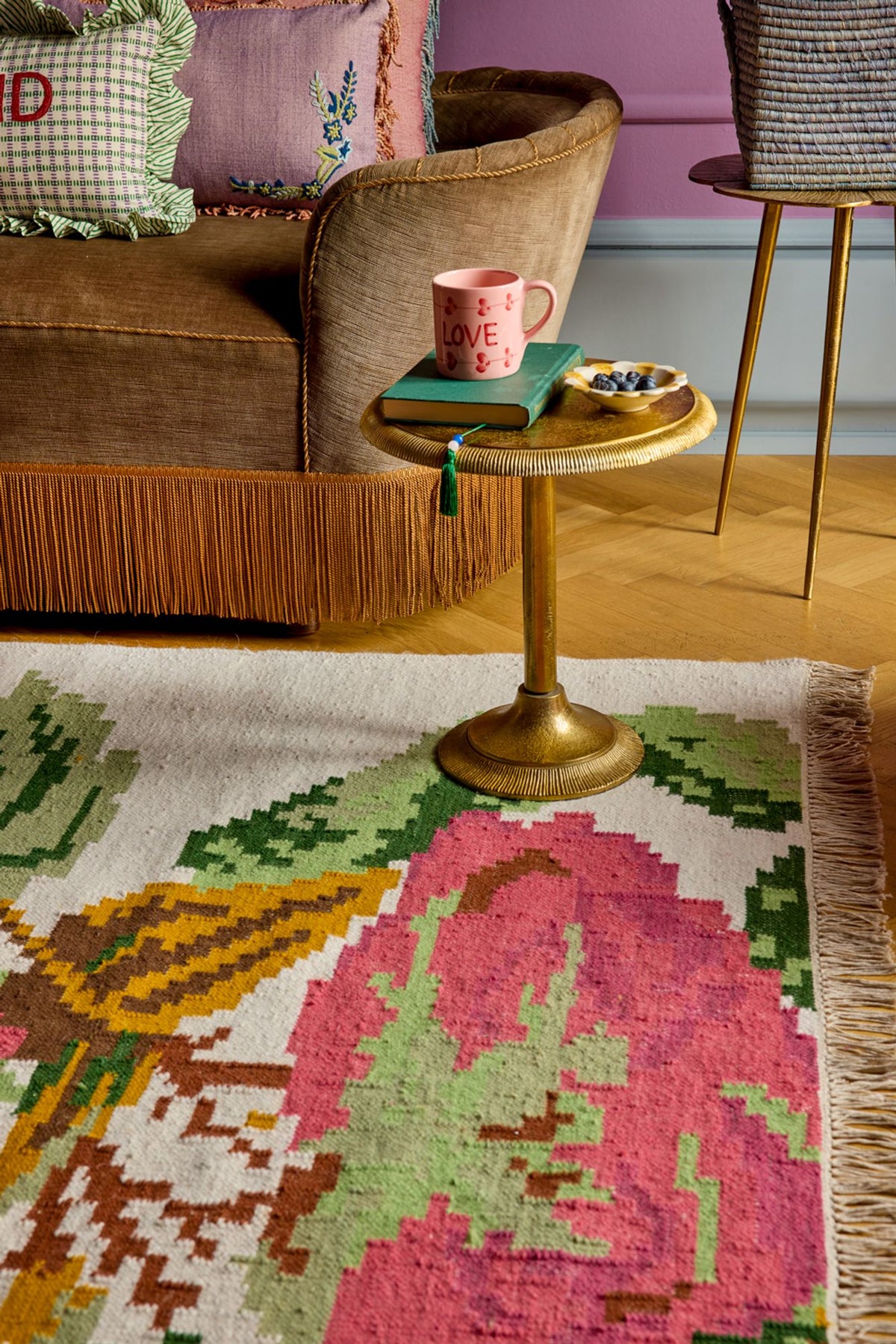 LE_TABLE-GOLD_2.jpg
