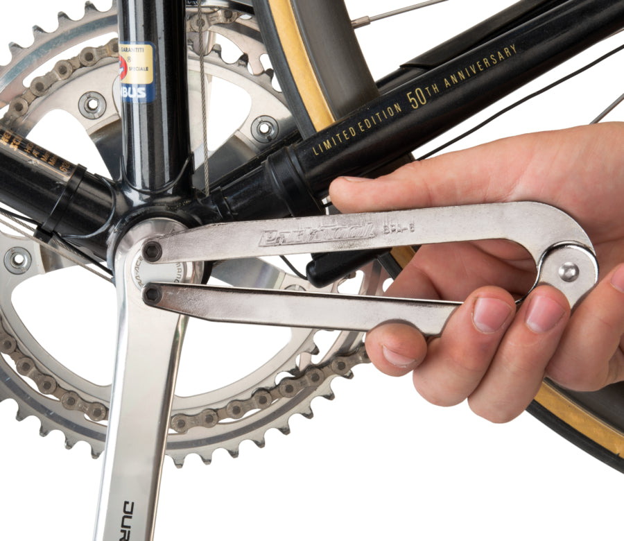 Park Tool SPA-6 tournant un capuchon de manivelle