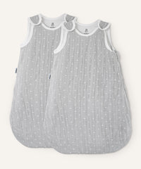 Babyschlafsack Musselin grau mit weißen Tropfen.