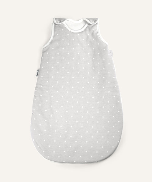 Ehrenkind Baby-Sommerschlafsack in grau mit weißen Punkten.