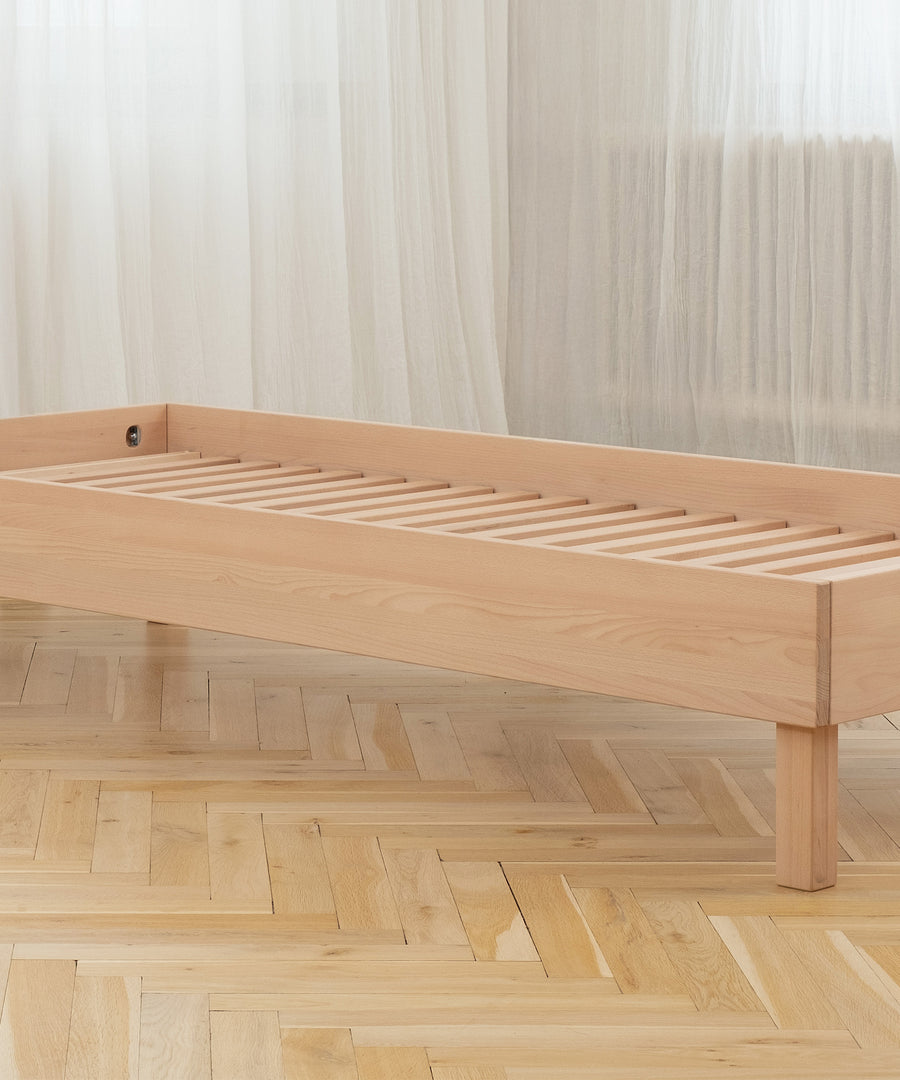 Ehrenkind Einzelbett Plano Lattenrost.