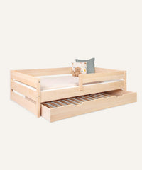 Kinderbett Buche natur 120 × 200 cm mit Bettkasten und Blende.